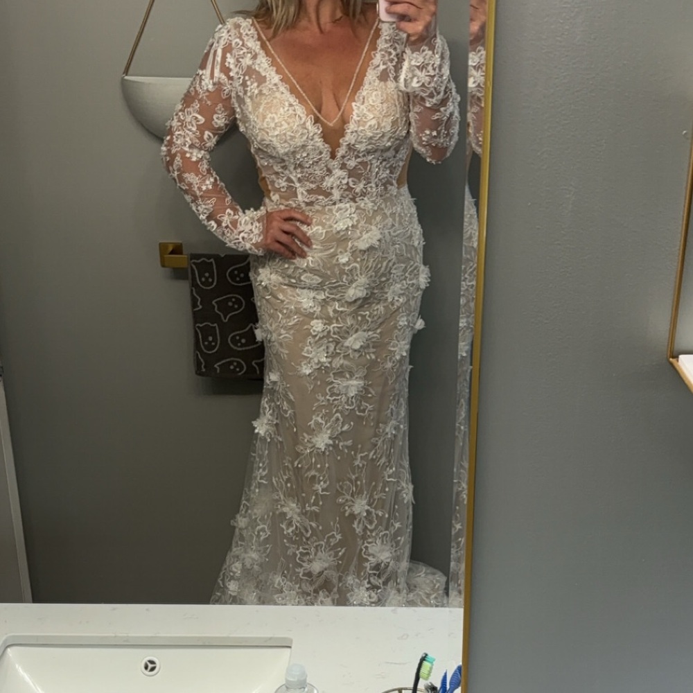 Elegant Lace Wedding Dress